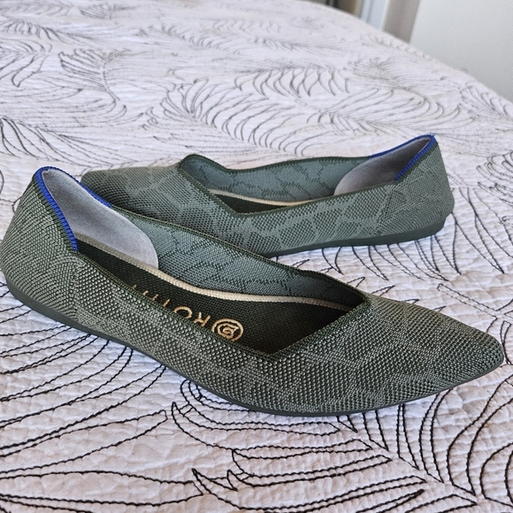 EUC Rothy's The Point Safari Green Giraffe Women’s Size 6.5 - Picture 2 of 16